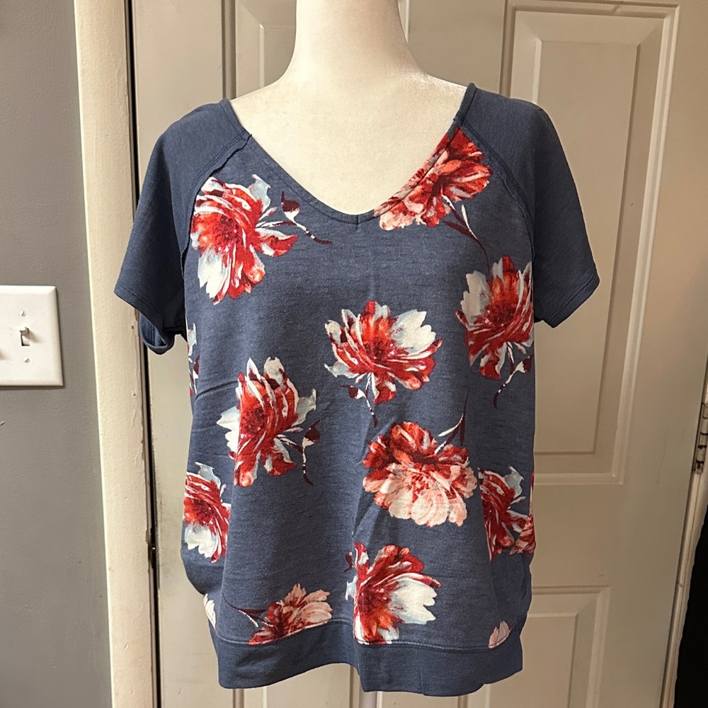 Maurices Navy and Coral Floral Short Sleeve Tee